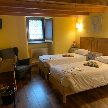 Rifugio Lilla Bed and Breakfast La Thuile Buitenkant foto