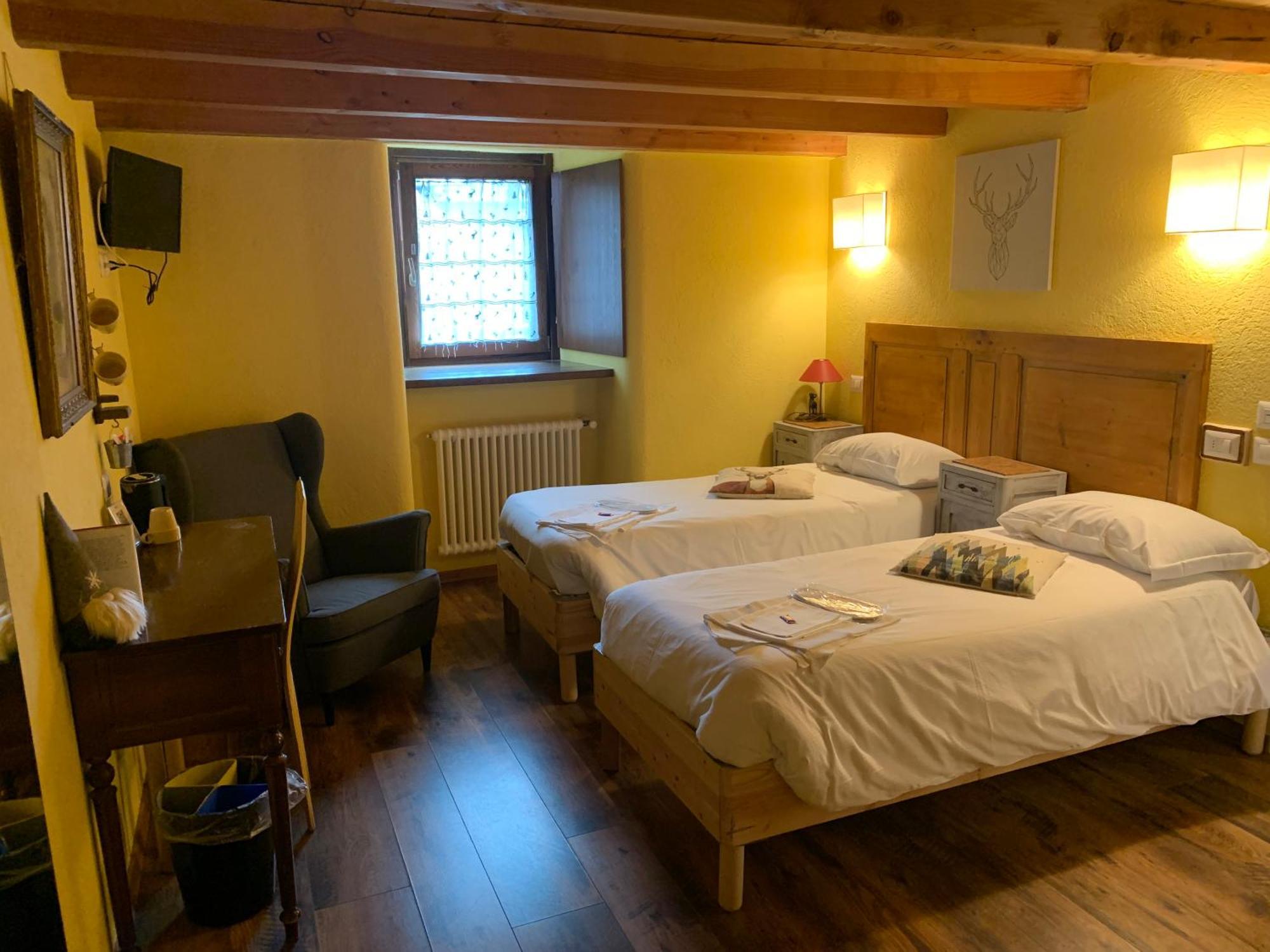 Rifugio Lilla Bed and Breakfast La Thuile Buitenkant foto